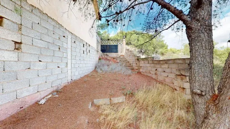 Chalet en Aledo con parcela de 1.000 m² y planta inferior diáfana de 120 m²