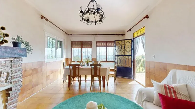 Chalet en Aledo con parcela de 1.000 m² y planta inferior diáfana de 120 m²
