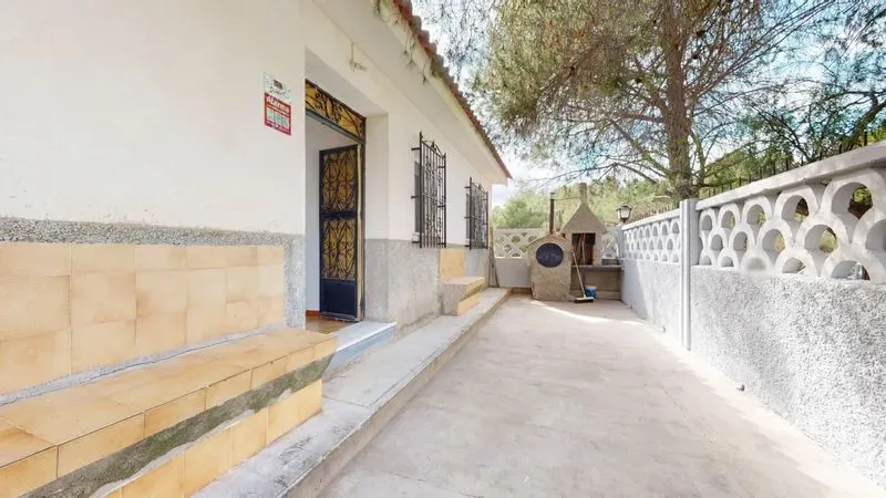 Chalet en Aledo con parcela de 1.000 m² y planta inferior diáfana de 120 m²