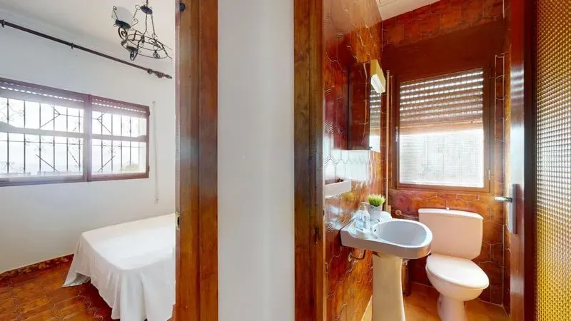 Chalet en Aledo con parcela de 1.000 m² y planta inferior diáfana de 120 m²