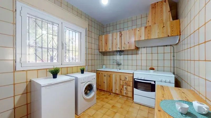 Chalet en Aledo con parcela de 1.000 m² y planta inferior diáfana de 120 m²