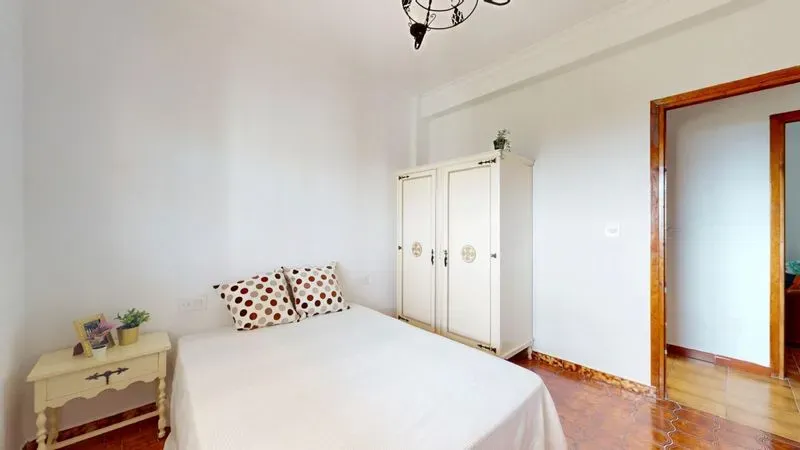 Chalet en Aledo con parcela de 1.000 m² y planta inferior diáfana de 120 m²