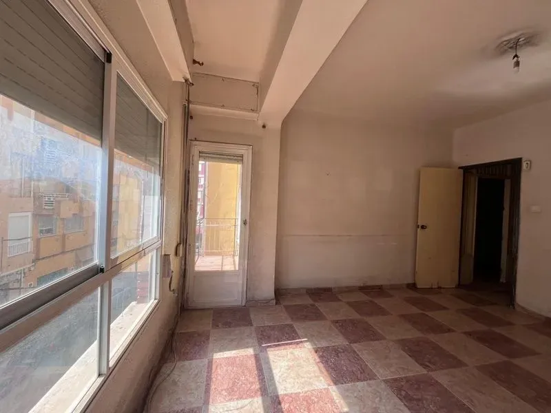 Piso de 4 dormitorios junto a Plaza del Carmen y Estación de Renfe 0% HONORARIOS AGENCIA