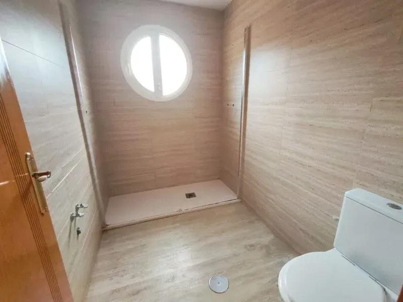 DÚPLEX ADOSADO EN LOS GARRES – 4 DORMITORIOS, TERRAZA Y GARAJE- 0% HONORARIOS PARA EL COMPRADOR